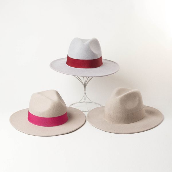 2020 luxury designer collection paris 100% wool boho chic prairie california style wide brim felt fedora hat, Blue;gray
2020 luxury designer collection paris 100% wool boho chic prairie california style wide brim felt fedora hat, Blue;gray