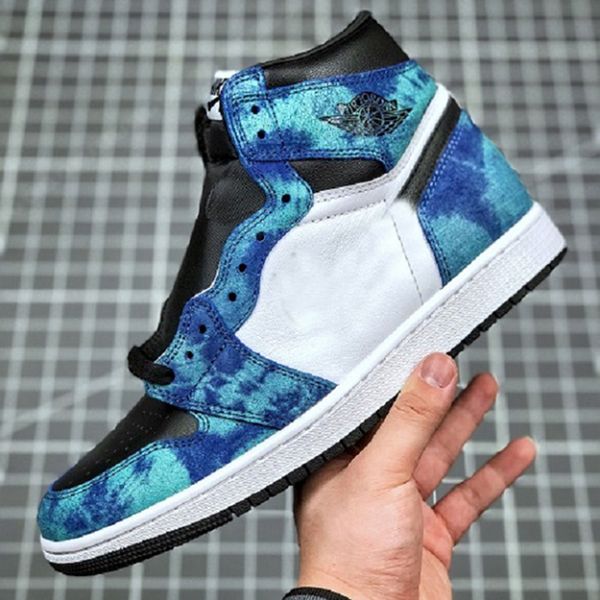tie dye 1 high og wmns ботинки баскетбола 1s jumpman мужчины женщины модельер спортивные мужские тренеры спорт на открытом воздухе кроссовки
tie dye 1 high og wmns ботинки баскетбола 1s jumpman мужчины женщины модельер спортивные мужские тренеры спорт на открытом воздухе кроссовки
