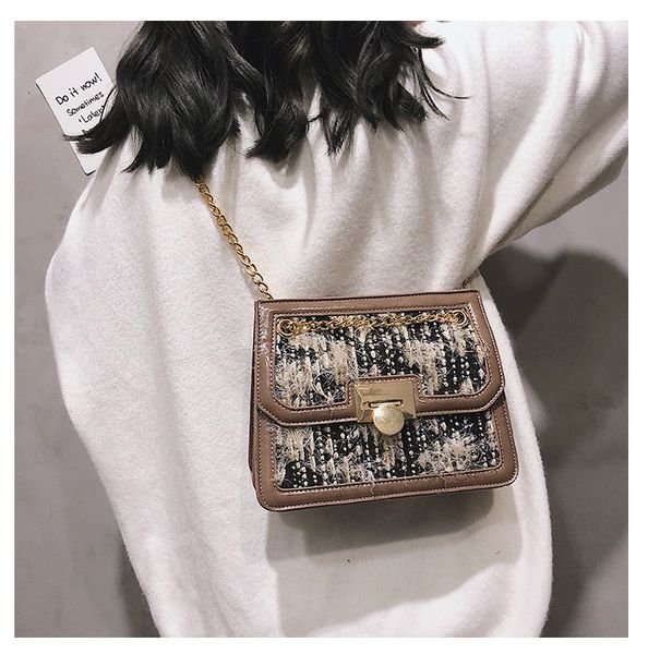korean version of three-dimensional tweed mao mao socialite wind double pocket generous bag lock shoulder diagonal women's bag
korean version of three-dimensional tweed mao mao socialite wind double pocket generous bag lock shoulder diagonal women's bag