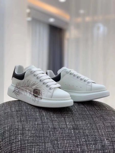 2020 new zr couple high-quality casual sneakers couple fashion sneakers luxury design thick-soled casual shoes
2020 new zr couple high-quality casual sneakers couple fashion sneakers luxury design thick-soled casual shoes