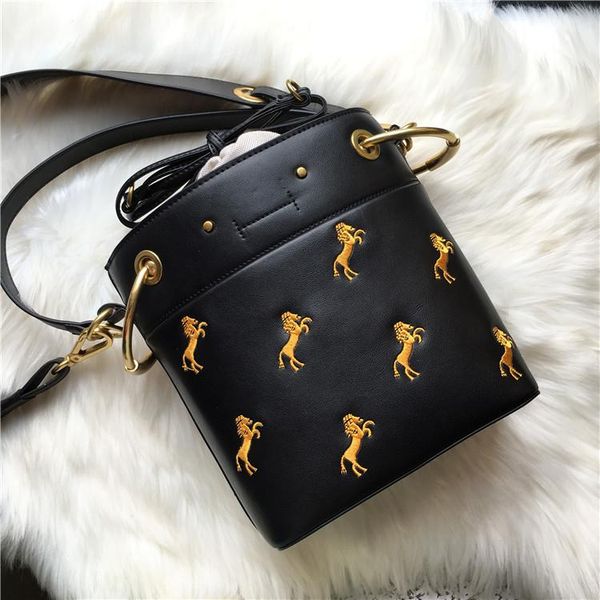 elegant2019 woman package bucket embroidery pony width straps single shoulder span portable small bag
elegant2019 woman package bucket embroidery pony width straps single shoulder span portable small bag