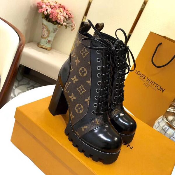 2019t new fashion wild ladies short boots ladies print striped non-slip summer casual ladies short shoes, full original packaging delivery
2019t new fashion wild ladies short boots ladies print striped non-slip summer casual ladies short shoes, full original packaging delivery