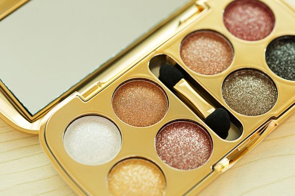 new wholesale explosive eye shadow 8 color with flash powder beautiful sparkling eight-color diamond eye shadow 0052
new wholesale explosive eye shadow 8 color with flash powder beautiful sparkling eight-color diamond eye shadow 0052