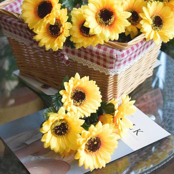 1 bunch 7 heads sunflower silk bouquet for home wedding decoration living room party table window decoration
1 bunch 7 heads sunflower silk bouquet for home wedding decoration living room party table window decoration