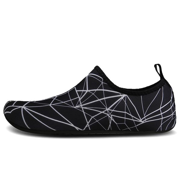 2020 new fashion aqua yoga shoes quick dry elastic outdoor wading shoes light slip-on seaside men women footwear beach sneakers, Black
2020 new fashion aqua yoga shoes quick dry elastic outdoor wading shoes light slip-on seaside men women footwear beach sneakers, Black