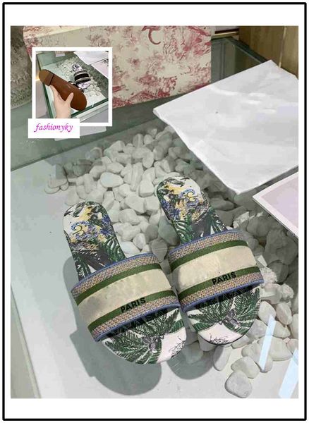 high-quality new dazzle flowers women designer slippers flat bottom embroidery sandal floral brocade slipper beach causal sandals, Black
high-quality new dazzle flowers women designer slippers flat bottom embroidery sandal floral brocade slipper beach causal sandals, Black