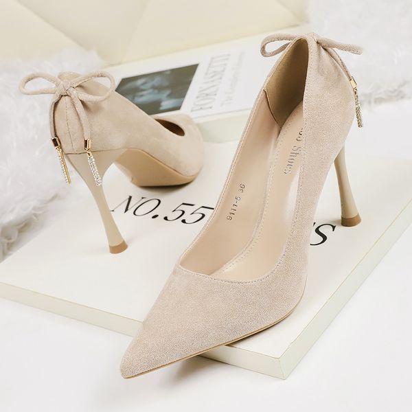2020 woman fetish 9.5cm high heels scarpins bow beading shoesstiletto wedding party pumps, Black
2020 woman fetish 9.5cm high heels scarpins bow beading shoesstiletto wedding party pumps, Black