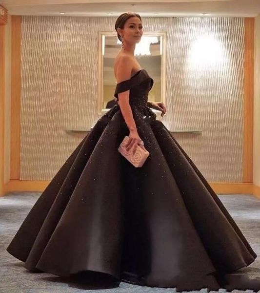 Elegant Black Arabic Formal Evening Dresses 2019 Off The Shoulder Beads Sequins Backless A Line Satin Prom Dresses Celebrity Pageant Gowns
Elegant Black Arabic Formal Evening Dresses 2019 Off The Shoulder Beads Sequins Backless A Line Satin Prom Dresses Celebrity Pageant Gowns