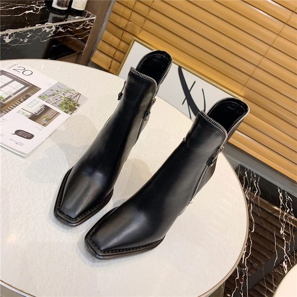 2020 luxury women shoes fashion luxury designer women shoes superstars famous luxury chunky high heels boots women dress shoes, Black
2020 luxury women shoes fashion luxury designer women shoes superstars famous luxury chunky high heels boots women dress shoes, Black