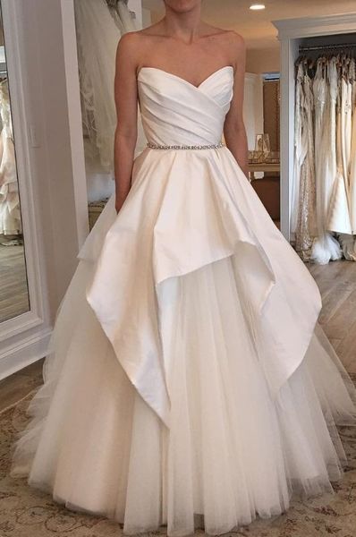 vintage satin a-line simple long v-neck wedding dresses with pocket custom made white lace up floor length bridal gowns
vintage satin a-line simple long v-neck wedding dresses with pocket custom made white lace up floor length bridal gowns