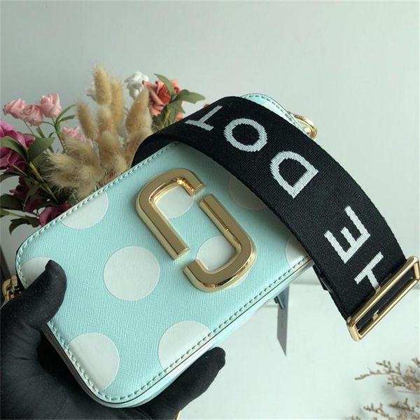 2020 mark luxury handbags camera bag wide cross pattern leather strap shoulder messenger handbag mixed colors hit color small square package
2020 mark luxury handbags camera bag wide cross pattern leather strap shoulder messenger handbag mixed colors hit color small square package