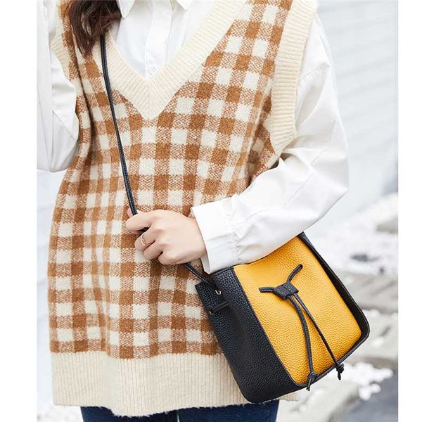 new fashion women's pu leather handbag elegant 2020 one shoulder bag contrast color small round buckle phone bag
new fashion women's pu leather handbag elegant 2020 one shoulder bag contrast color small round buckle phone bag