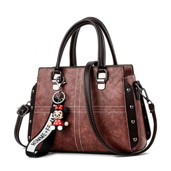 designer personality handbag fashion wild luxury ladies small bag designer shoulder portable crossbody bag 
designer personality handbag fashion wild luxury ladies small bag designer shoulder portable crossbody bag