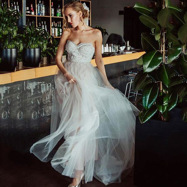 romantic sweetheart sleeveless long wedding dresses with crystal sashes appliques lace backless boho bridal wedding dress, White
romantic sweetheart sleeveless long wedding dresses with crystal sashes appliques lace backless boho bridal wedding dress, White