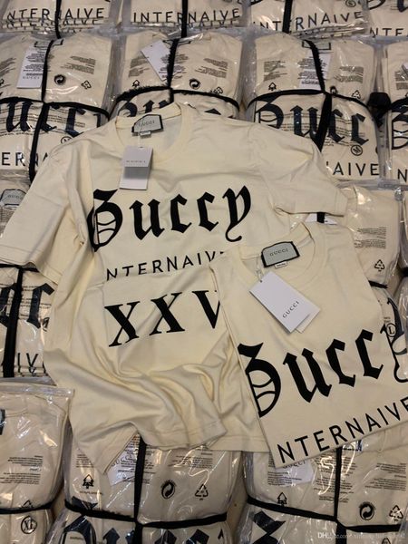 2020 итальянская ранняя весна и лето последняя печать письма футболка мужская дизайнерская мода роскошные мужчины и женщины топ свободный бе, White;black 
2020 итальянская ранняя весна и лето последняя печать письма футболка мужская дизайнерская мода роскошные мужчины и женщины топ свободный бе, White;black