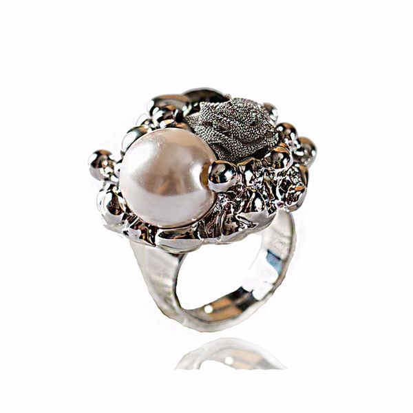 lan fashion freshwater pearl rose flower multielement jewelry fashion white gold color rings for women, Golden;silver
lan fashion freshwater pearl rose flower multielement jewelry fashion white gold color rings for women, Golden;silver