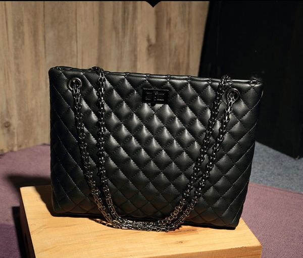 2020 women designer fashion black shoulder bags new designer luxury handbags purses pu luxury totes bag for women girls
2020 women designer fashion black shoulder bags new designer luxury handbags purses pu luxury totes bag for women girls
