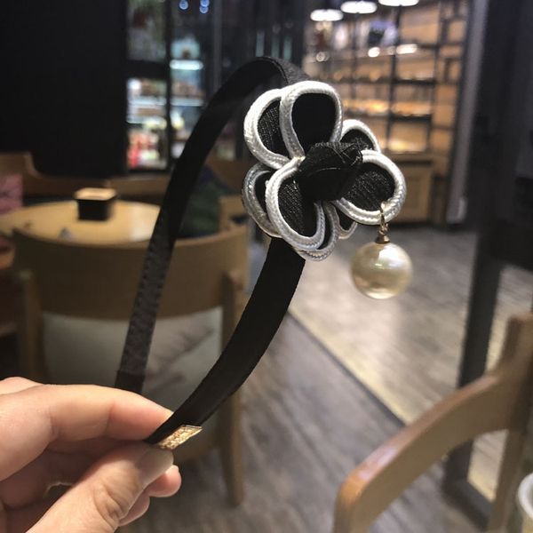 2019 children's hair band headdress pearl headdress accessories small xiangfeng camellia fabric flower pearl hair band headwear, Slivery;white
2019 children's hair band headdress pearl headdress accessories small xiangfeng camellia fabric flower pearl hair band headwear, Slivery;white