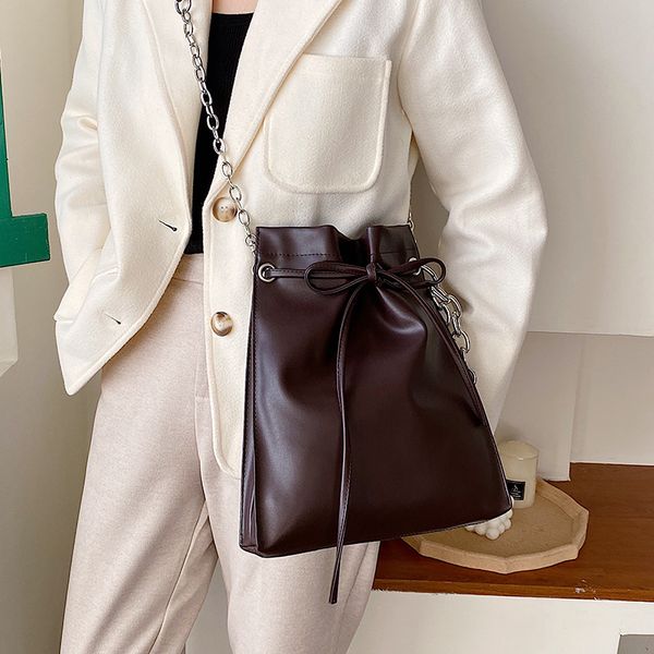 vintage fashion chain tote bucket bag 2019 new quality soft leather women's handbag ins simple shoulder messenger bag
vintage fashion chain tote bucket bag 2019 new quality soft leather women's handbag ins simple shoulder messenger bag