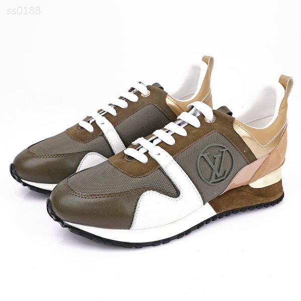 2020 autumn and winter new low-shoes men and women wild sports shoes european station leather casual shoes generous lace-up shoe, Black
2020 autumn and winter new low-shoes men and women wild sports shoes european station leather casual shoes generous lace-up shoe, Black