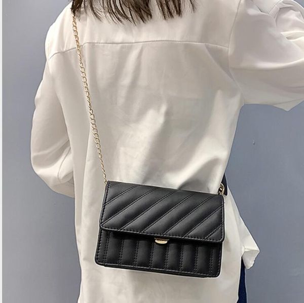 3 colors brand fashion vintage handbags women bags designer handbags for women leather 19cm chain bag crossbody shoulder bags
3 colors brand fashion vintage handbags women bags designer handbags for women leather 19cm chain bag crossbody shoulder bags