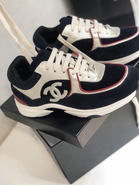 chanel 2020 Новая повседневная женская обувь Роскошные дизайнерские модные кроссовки зашнуровать пятна квартиры Женская обувь размер 35-40
chanel 2020 Новая повседневная женская обувь Роскошные дизайнерские модные кроссовки зашнуровать пятна квартиры Женская обувь размер 35-40
