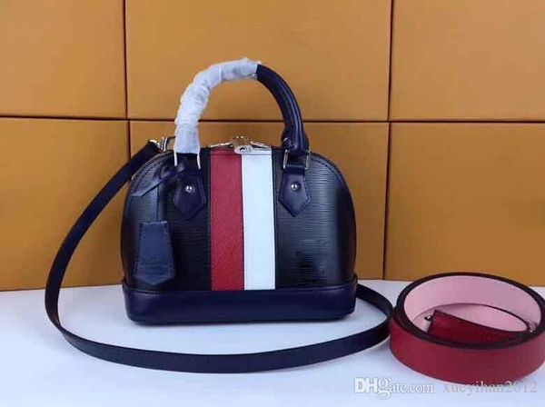 luxury women's handbag, women's designer diagonal bag, women's leisure bag,size:23.5*17.5*11.5cm
luxury women's handbag, women's designer diagonal bag, women's leisure bag,size:23.5*17.5*11.5cm