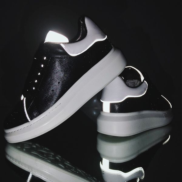 New Designer 3M Reflective Shoes Fashion Luxury MC Women Shoes Men's Leather Lace Up Comfort Sole Sneakers White Black Flat Casual Shoes
New Designer 3M Reflective Shoes Fashion Luxury MC Women Shoes Men's Leather Lace Up Comfort Sole Sneakers White Black Flat Casual Shoes