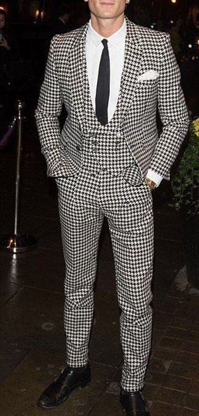 fashionable one button groomsmen shawl lapel groom tuxedos men suits wedding/prom/dinner man blazer(jacket+pants+tie+vest) 707, Black;gray
fashionable one button groomsmen shawl lapel groom tuxedos men suits wedding/prom/dinner man blazer(jacket+pants+tie+vest) 707, Black;gray