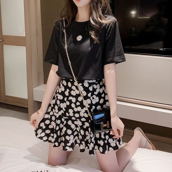 black daisy floral print summer mini skirts women high waist ruffles vintage harajuku a-line skirt 2020 korean slim club skirts
black daisy floral print summer mini skirts women high waist ruffles vintage harajuku a-line skirt 2020 korean slim club skirts
