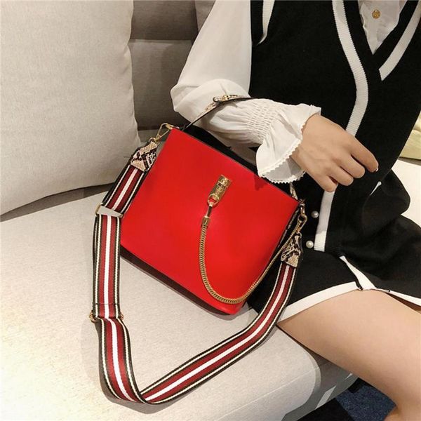 serpentine belt bucket handbags fashion women pu leather solid large capacity shopping messenger bag zipper chain handbags
serpentine belt bucket handbags fashion women pu leather solid large capacity shopping messenger bag zipper chain handbags