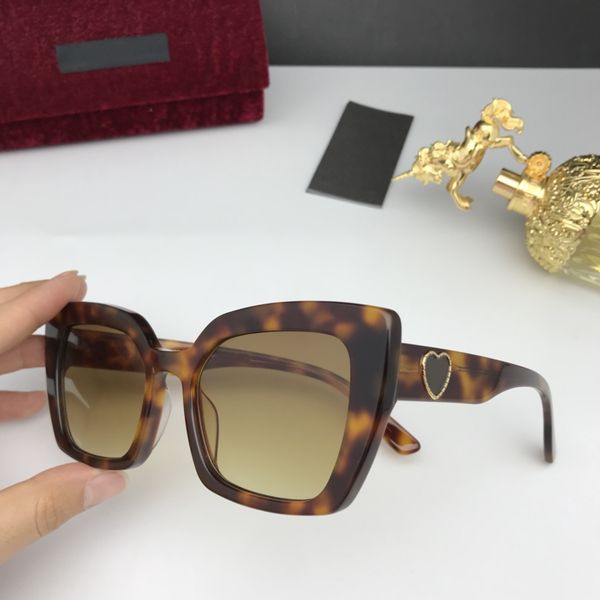 2020 new brown frank frame with heart ring brown glasses men women sunglasses with box and dastbag, White;black
2020 new brown frank frame with heart ring brown glasses men women sunglasses with box and dastbag, White;black