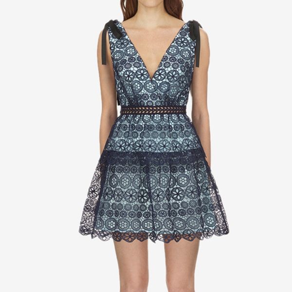 High Quality Self Portrait Backless Dress Women 2018 Summer Deep V Sexy Lace Dresses Casual Dresses
High Quality Self Portrait Backless Dress Women 2018 Summer Deep V Sexy Lace Dresses Casual Dresses