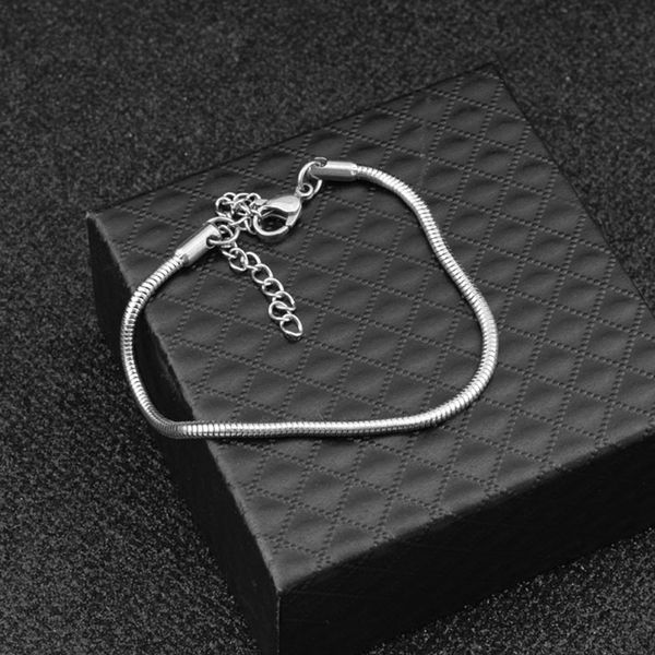 wholesale 15cm/18cm silver color 316l stainless steel 3.0mm snake chain bracelet jewelry for women/men
wholesale 15cm/18cm silver color 316l stainless steel 3.0mm snake chain bracelet jewelry for women/men