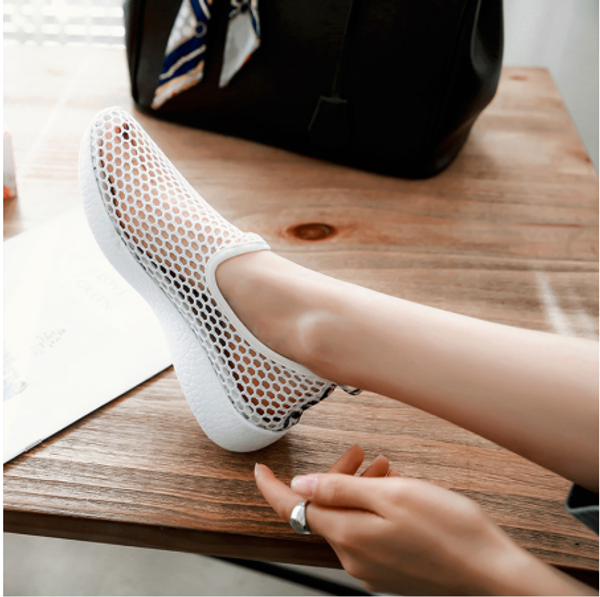 2020 new women mesh slip on flat summer sneakers hollow out ladies platform casual loafers female fashion breathable moccasins, Black
2020 new women mesh slip on flat summer sneakers hollow out ladies platform casual loafers female fashion breathable moccasins, Black