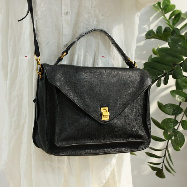 classic women flap bag 100% good genuine leather handbags female shoulder bag small 2 sizes cowhide messenger british style
classic women flap bag 100% good genuine leather handbags female shoulder bag small 2 sizes cowhide messenger british style