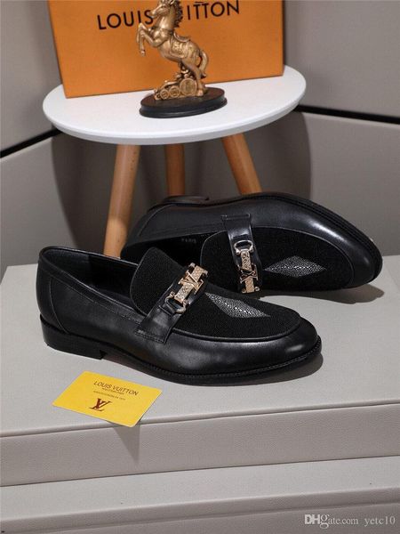 20mm luxury fashion new wedding shoes man oxford dress shoes floral pattern man formal leather driving loafers shoes madaoi, Black
20mm luxury fashion new wedding shoes man oxford dress shoes floral pattern man formal leather driving loafers shoes madaoi, Black