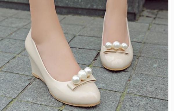 2019 women's shoes in spring and autumn with new style slope heel round head bowknot @2077, Black
2019 women's shoes in spring and autumn with new style slope heel round head bowknot @2077, Black