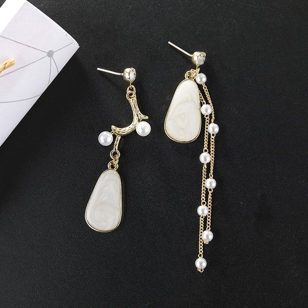 s925 silver pin beautiful fashion ladies wind pearl chain tassel pendant earrings female personality sweet earrings
s925 silver pin beautiful fashion ladies wind pearl chain tassel pendant earrings female personality sweet earrings