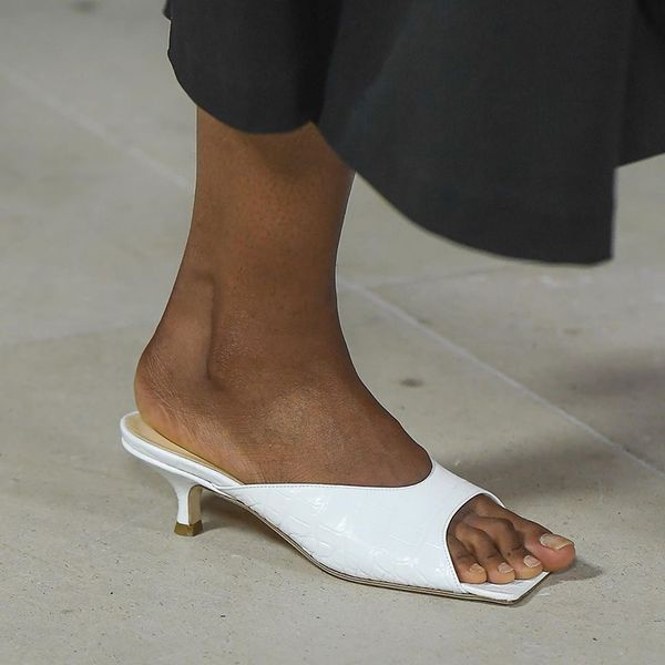 mules kitten heel nude white leather slippers formal leisure shoes women's dress slippers summer slides shoes, Black
mules kitten heel nude white leather slippers formal leisure shoes women's dress slippers summer slides shoes, Black