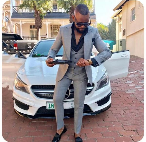 gray mens wedding suits italian design custom made tuxedo jacket 3 piece groom terno suits for men plus size jacket with pants vest, White;black
gray mens wedding suits italian design custom made tuxedo jacket 3 piece groom terno suits for men plus size jacket with pants vest, White;black