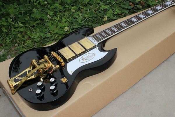 new standard custom.sg jazz electric guitar.black color guitarra.3 pickups gitaar.gold color hardware.vibrato system
new standard custom.sg jazz electric guitar.black color guitarra.3 pickups gitaar.gold color hardware.vibrato system