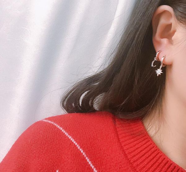 wholesale- s925 sterling silver asymmetric moon stars earrings female temperament exquisite small earrings simple fashion earrings
wholesale- s925 sterling silver asymmetric moon stars earrings female temperament exquisite small earrings simple fashion earrings