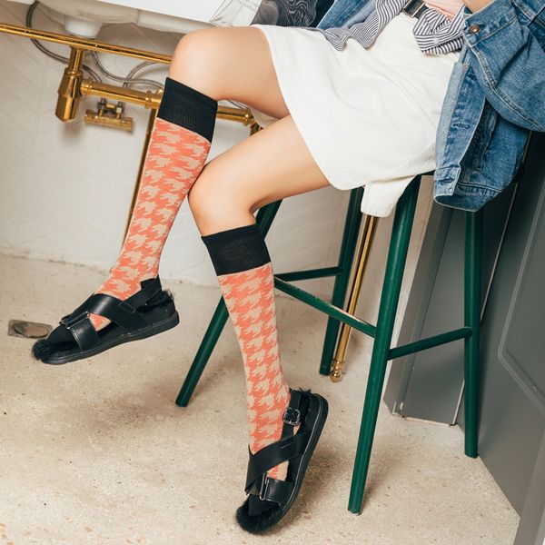 peonfly new 2019 autumn winter long socks women classic plaid houndstooth pattern long socks under the knee, Black;white
peonfly new 2019 autumn winter long socks women classic plaid houndstooth pattern long socks under the knee, Black;white