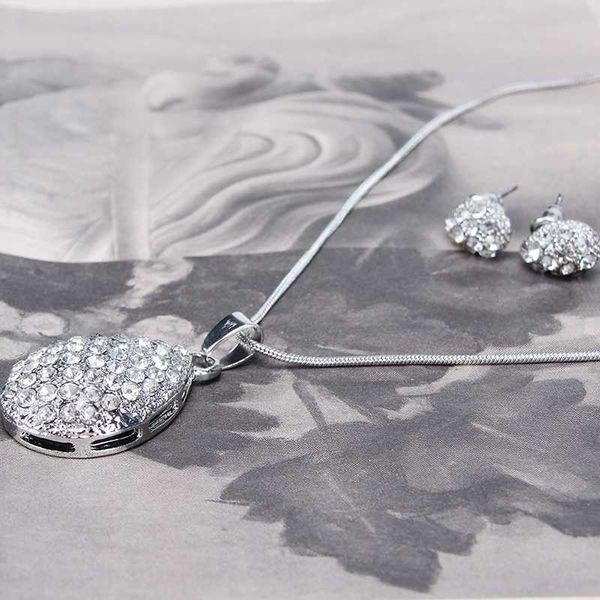 female water pendant necklace earring set silver long necklace fashion bride wedding necklaces decorations for women
female water pendant necklace earring set silver long necklace fashion bride wedding necklaces decorations for women