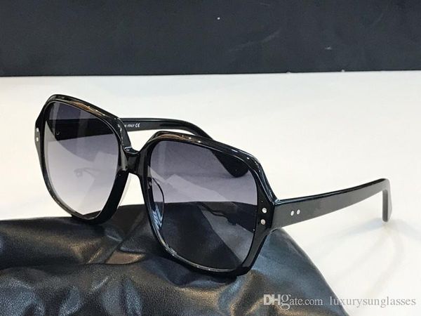 luxury 40074 sunglasses for women fashion designer popular retro style uv protection lens square frame come with package, White;black
luxury 40074 sunglasses for women fashion designer popular retro style uv protection lens square frame come with package, White;black