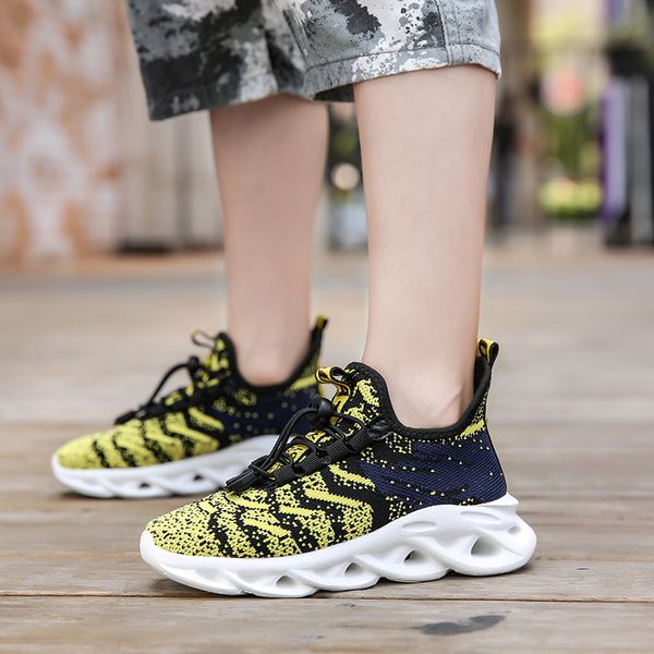 autumn new flying woven casual sports children's shoes breathable wear-resistant sports shoes korean version tide kids sneakers
autumn new flying woven casual sports children's shoes breathable wear-resistant sports shoes korean version tide kids sneakers