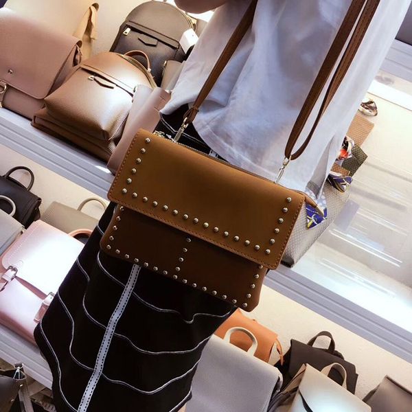 double compartment small square bag women 2020 new fashion personalized rivet hand bag single shoulder messenger
double compartment small square bag women 2020 new fashion personalized rivet hand bag single shoulder messenger
