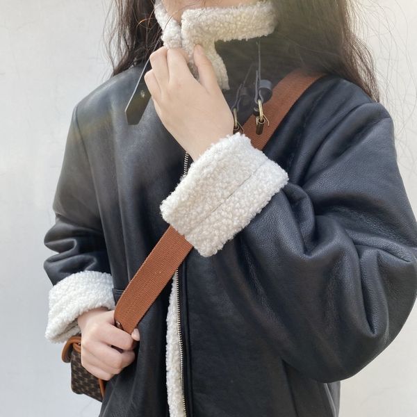 motorcycle leather women's 2019 winter new imitation lamb wool plus velvet jacket female turtleneck leather jacket, Black
motorcycle leather women's 2019 winter new imitation lamb wool plus velvet jacket female turtleneck leather jacket, Black