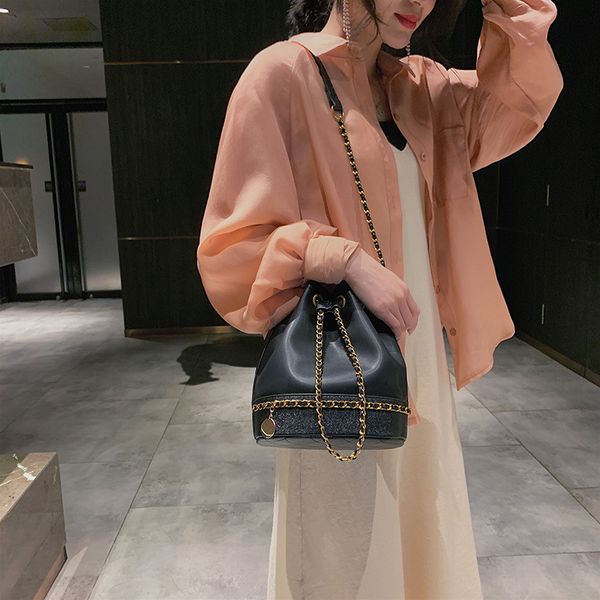 high sense chain bag female 2020 new bucket bag european and american fashion shoulder tide diagonal female
high sense chain bag female 2020 new bucket bag european and american fashion shoulder tide diagonal female